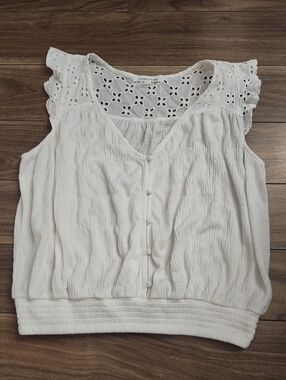 2/$10🔥 Caution To The Wind  White Caslon Top Sleeveless Button-Front